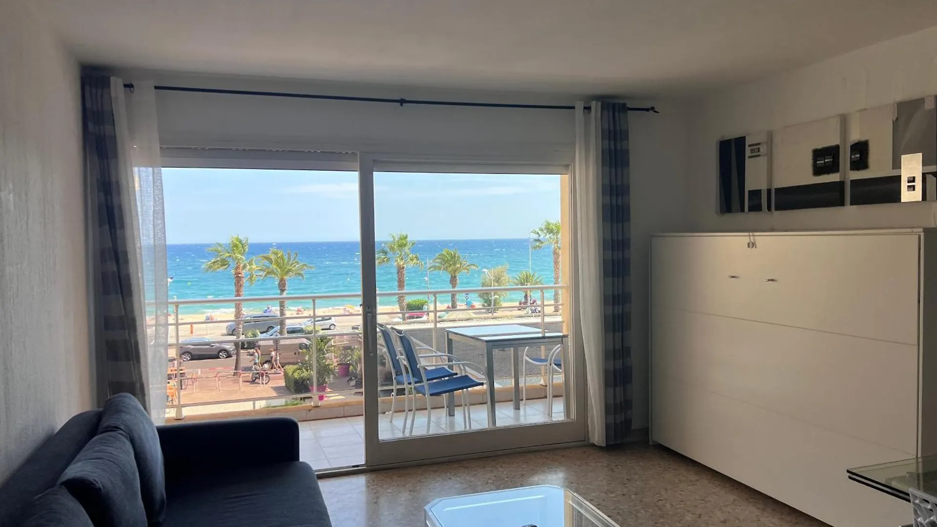 Apparemment Vue Mer Avec Parking Frejus