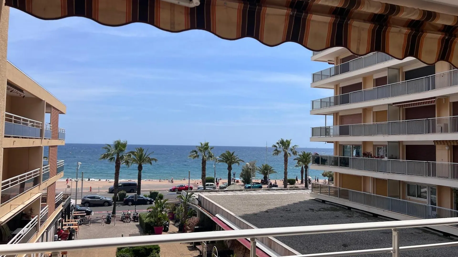 Apparemment Vue Mer Avec Parking Frejus France