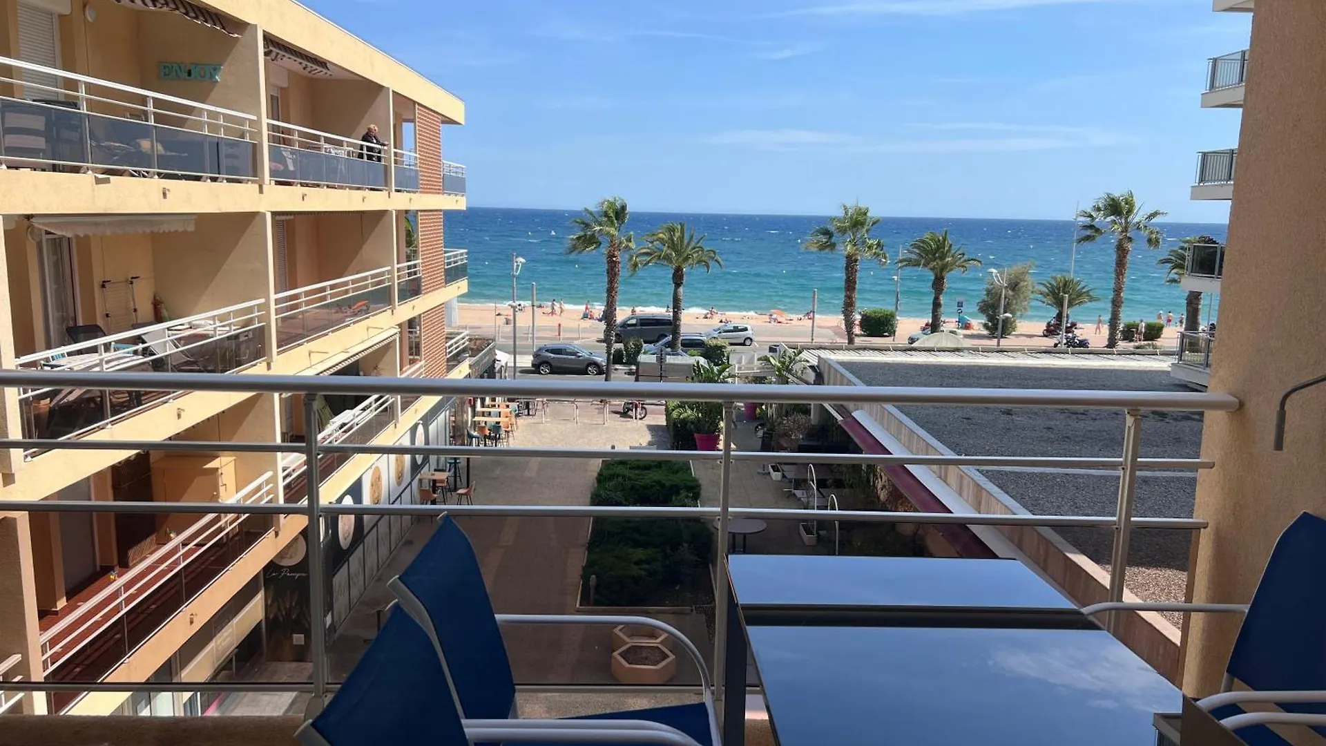 Apparemment Vue Mer Avec Parking Frejus 0*,  France